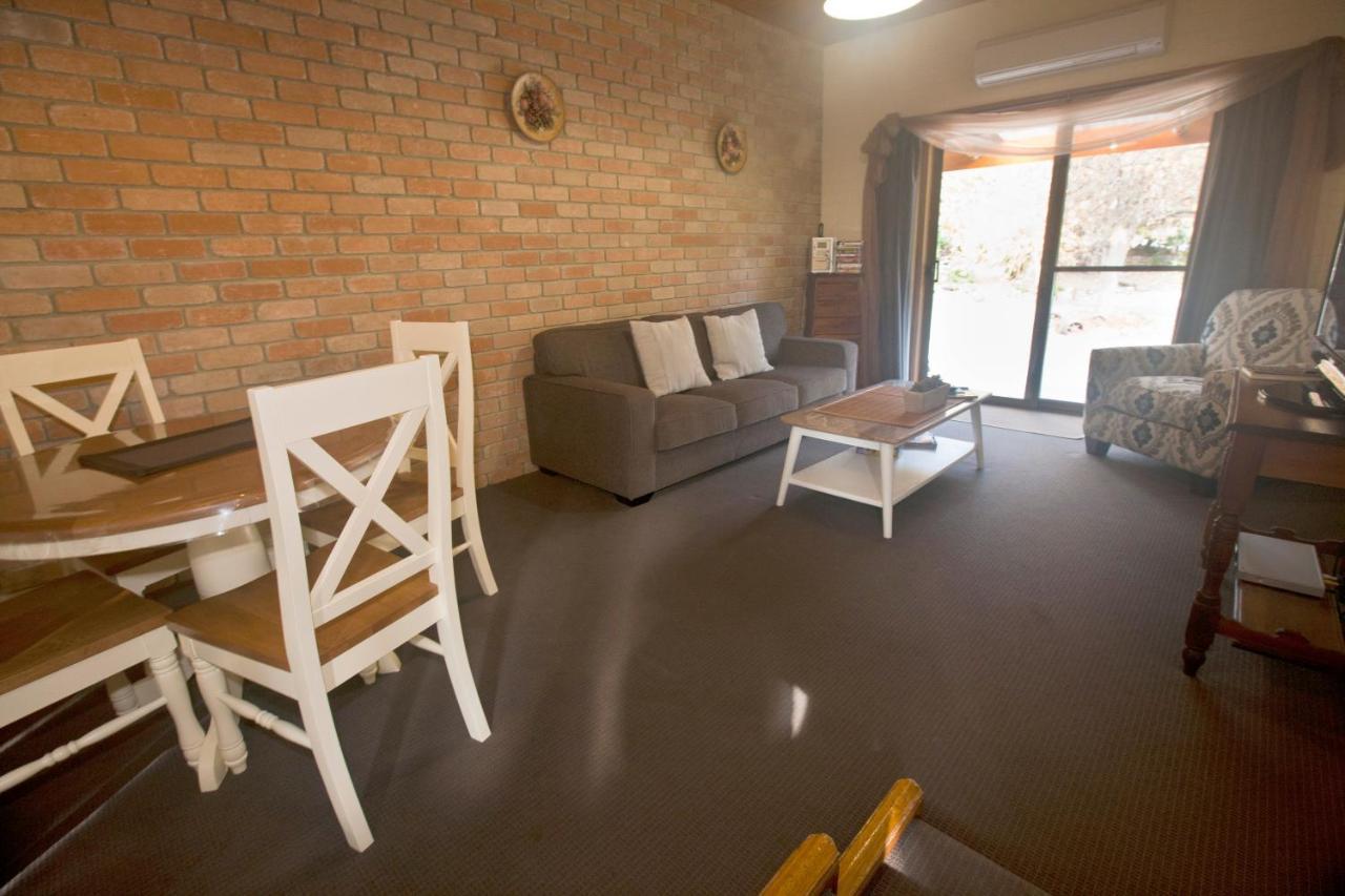 The Shingles Riverside Cottages นิวนอร์ฟอล์ค ภายนอก รูปภาพ